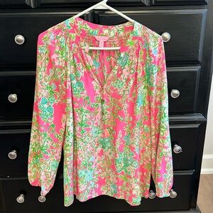 Women’s Lilly Pulitzer top size M